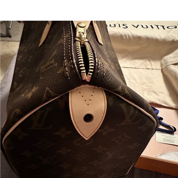 Authentic Louis Vuitton speedy 40 - Picture 3 of 11